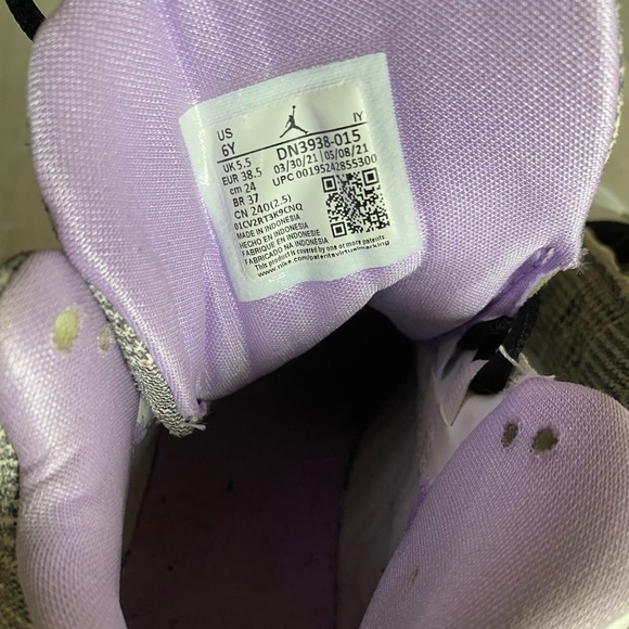 Air Jordan Retro Plaid sneakers | size 6 Youth - Picture 5 of 5